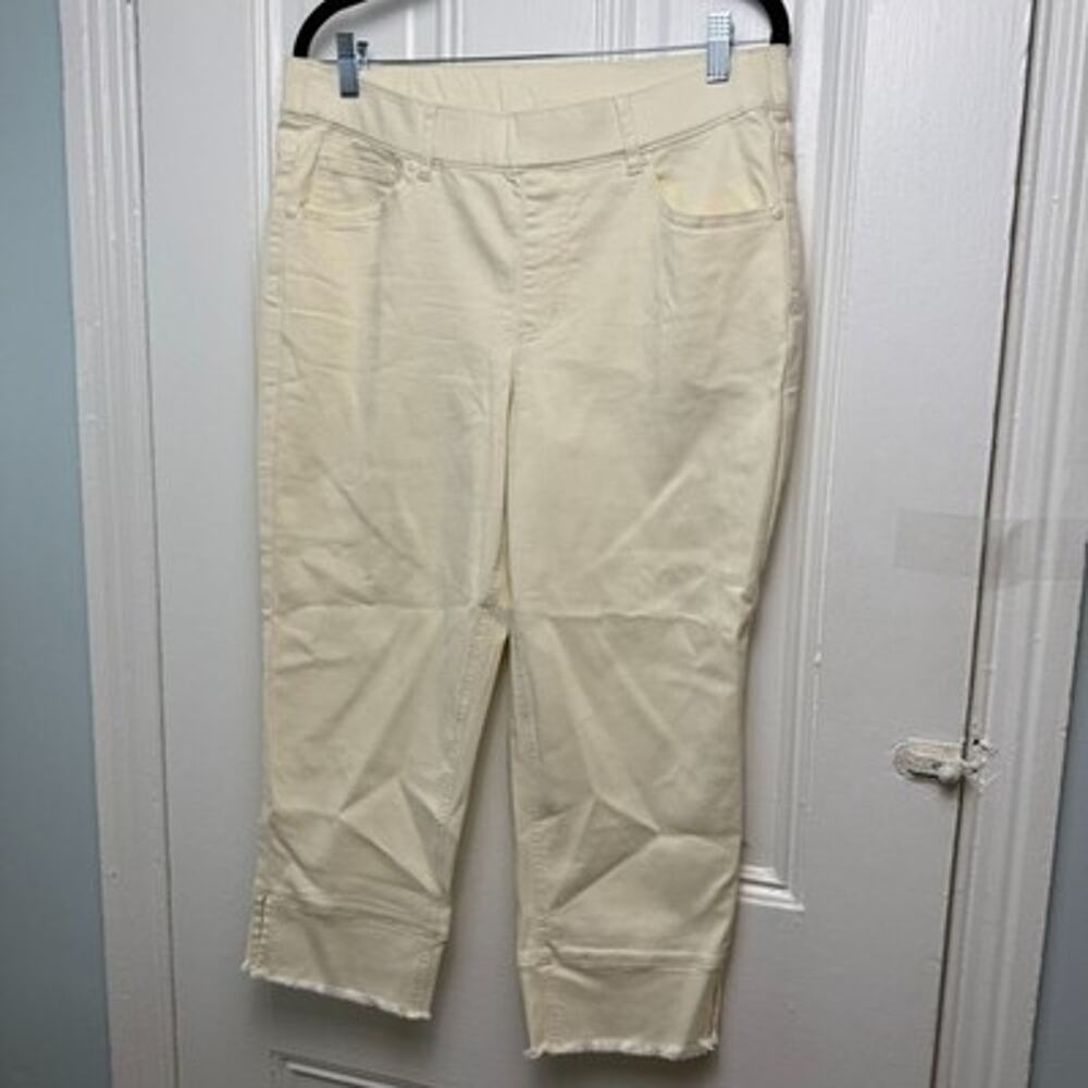 Isaac Mizrahi Live Denim Crop Jeans Womens 12P Raw Edge Hem Cream Color NWOT